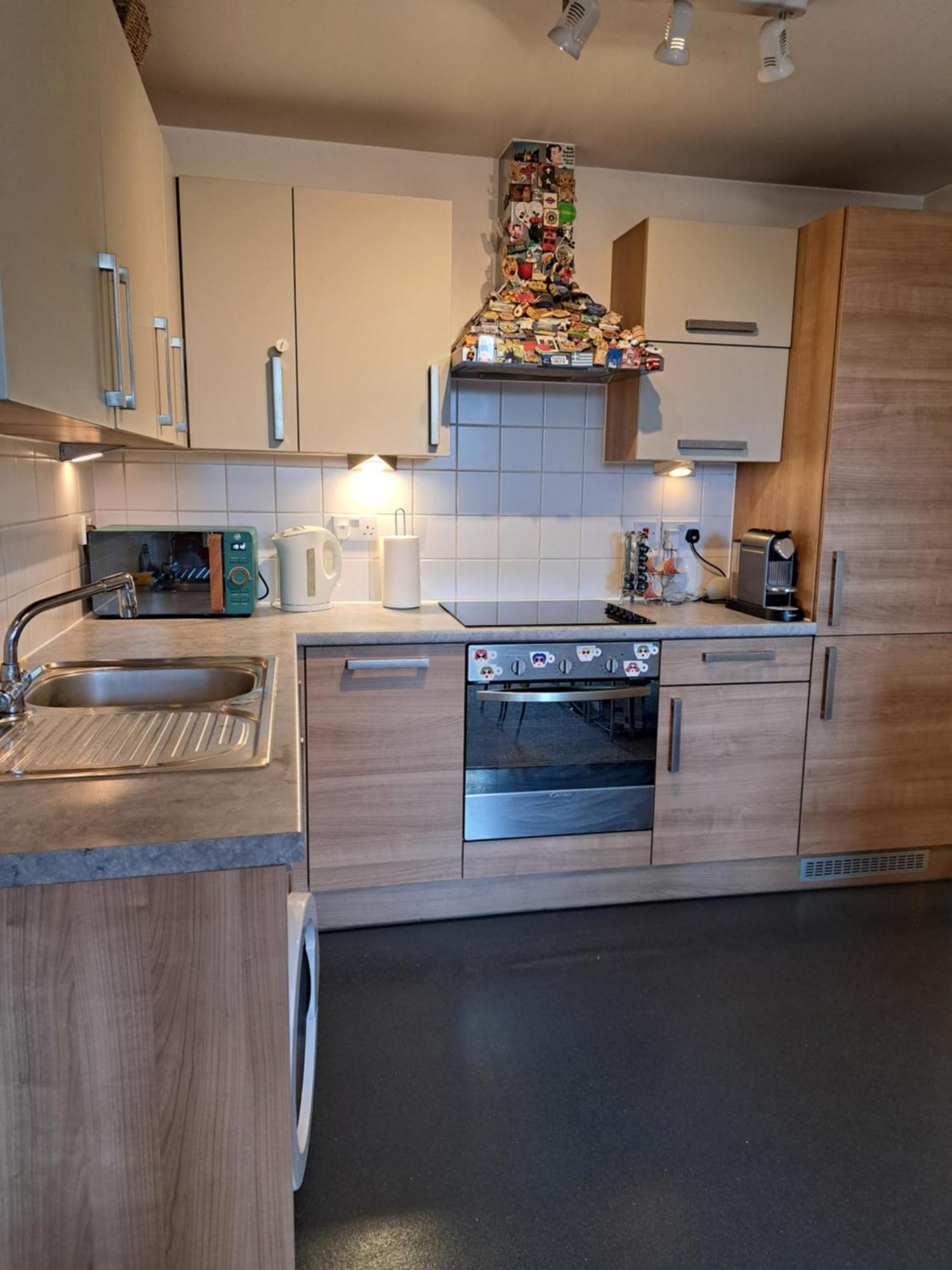 Superb Spacious 1bedroom Zone 1 *