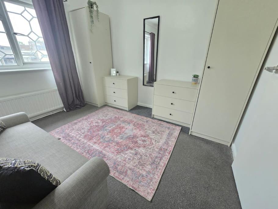 Guest house Beautiful In Prime Location! *