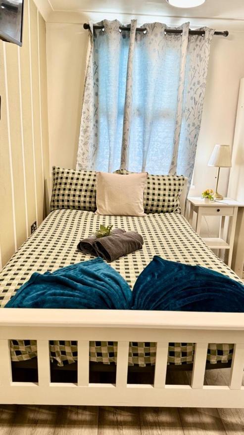 Apartment Flat Acton High Street London