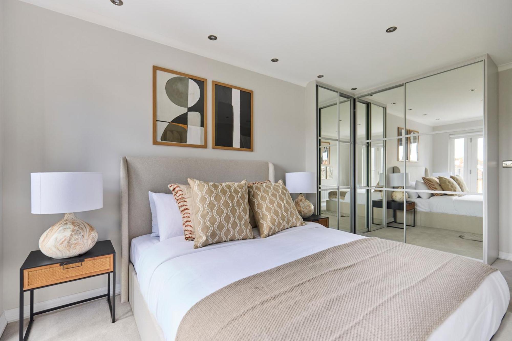 The Roehampton Place - Elegant 5bdr House With Garden And Parking London