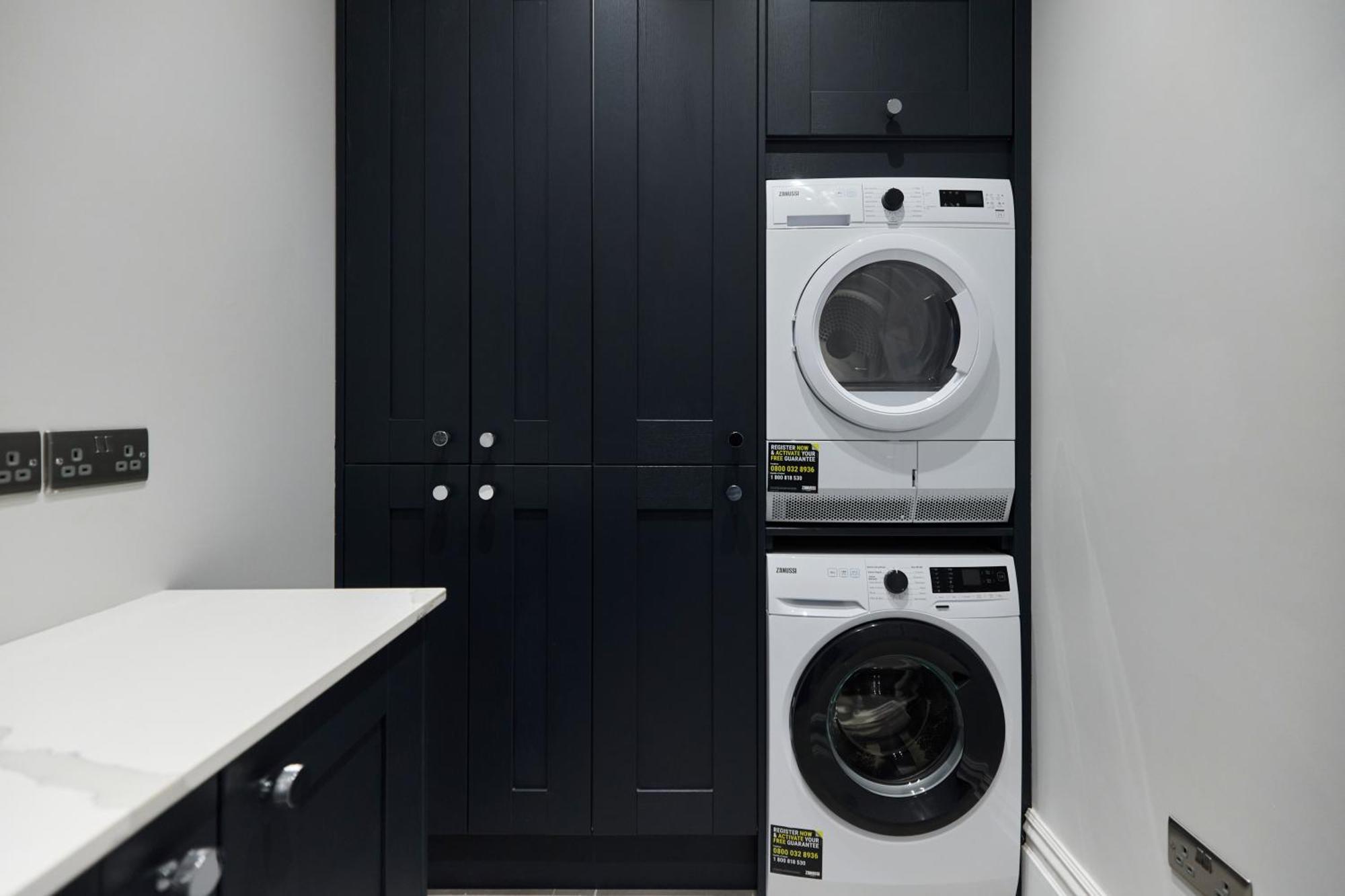The Roehampton Place - Elegant 5bdr House With Garden And Parking London