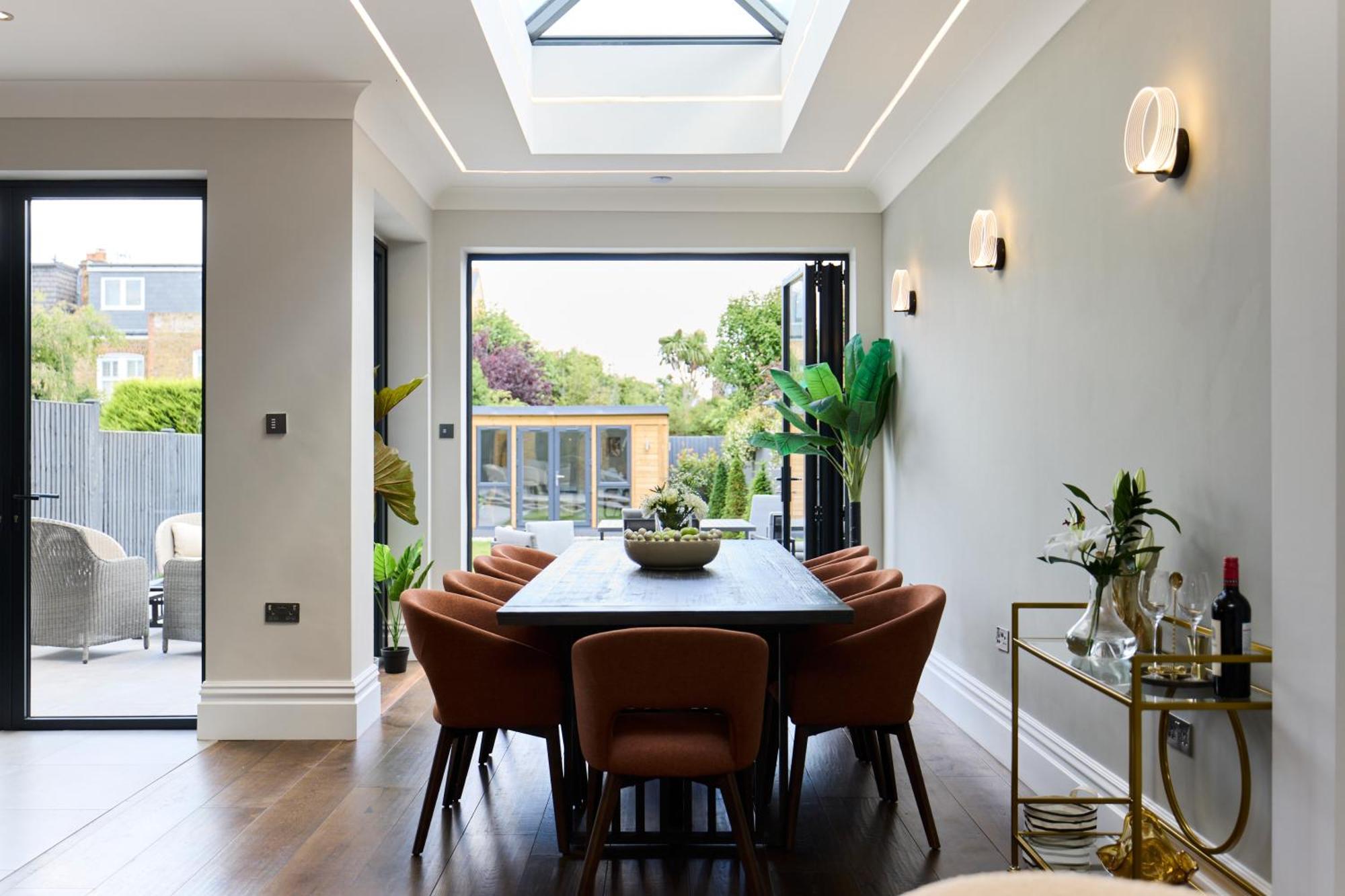 The Roehampton Place - Elegant 5bdr House With Garden And Parking London