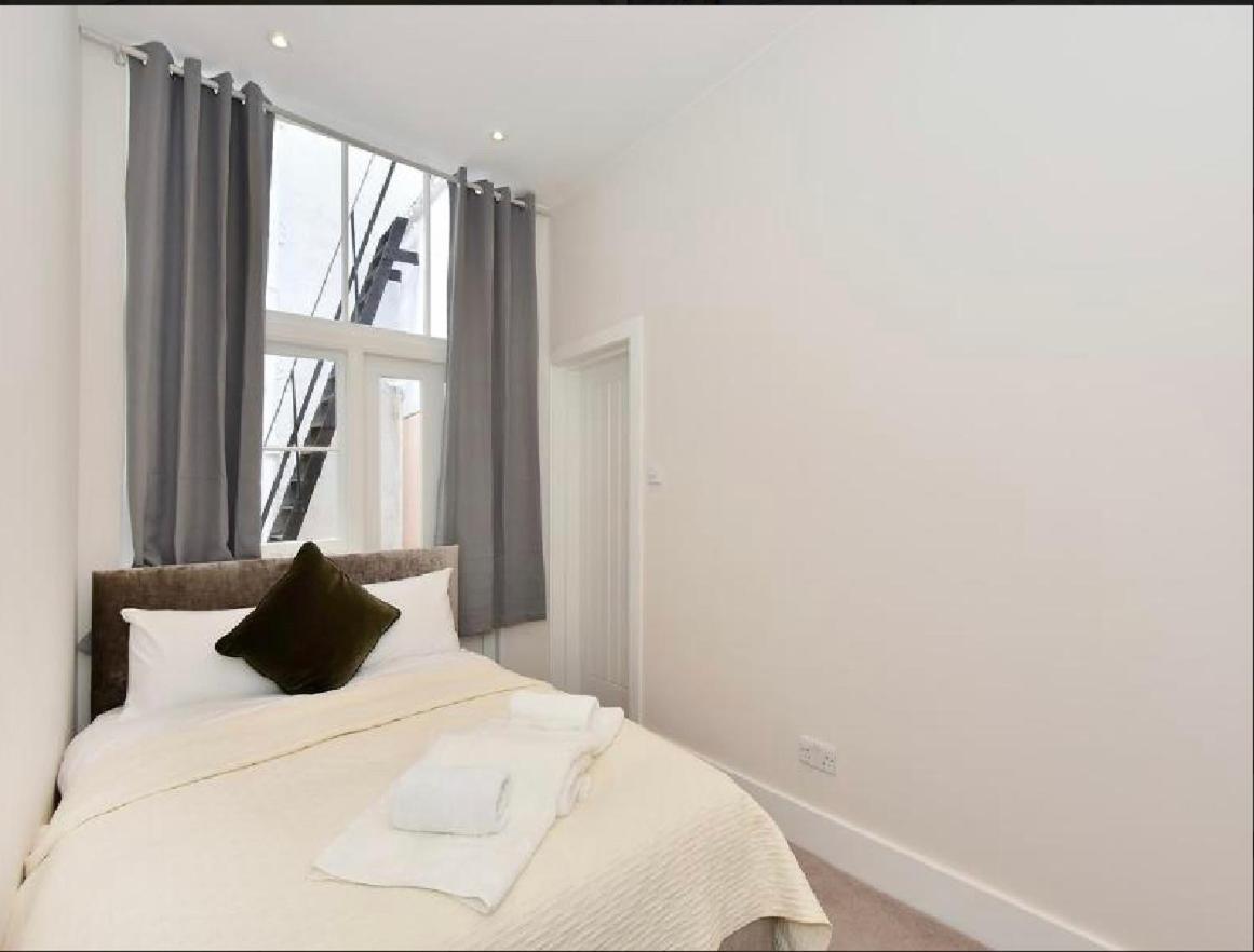 Apartment Three Bedroom Flat In South Kensington London
