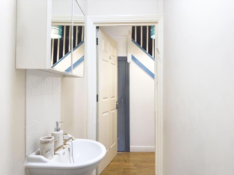 Last-minute Reserve L Modern 2 Double Bed For 5 Guests L Hofin Short Lets & Serviced