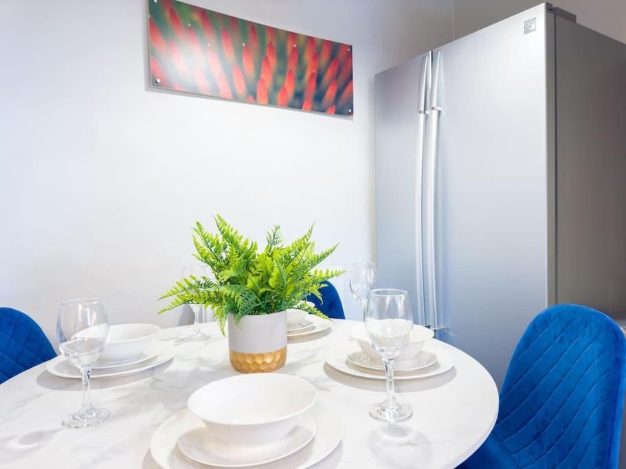 Last-minute Reserve L Modern 2 Double Bed For 5 Guests L Hofin Short Lets & Serviced *