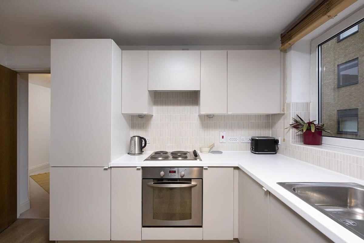 Lovely One Bedroom In Elephant Castle Apartment London