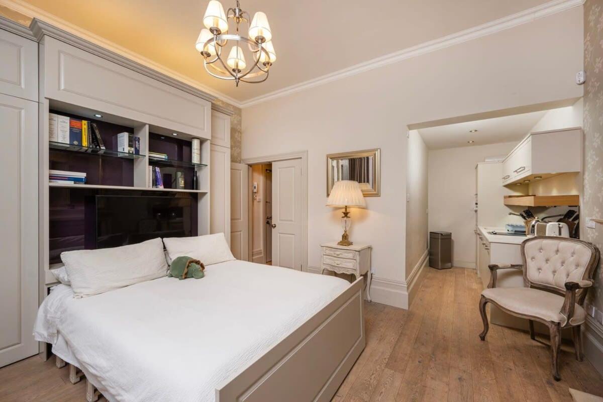 Charming Chelsea Your Cozy Urban Retreat