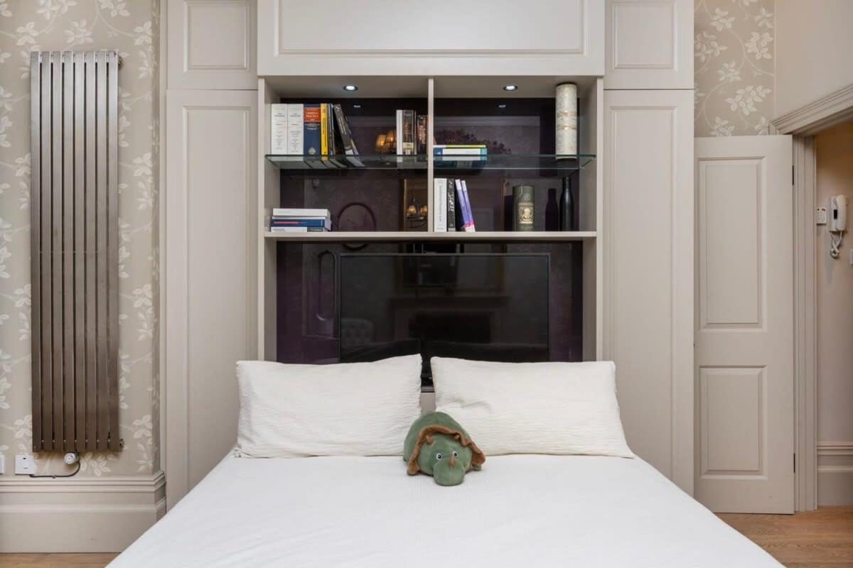 Charming Chelsea Your Cozy Urban Retreat Apartment