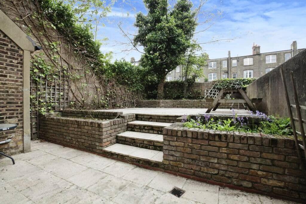 Charming West Your Urban Oasis Apartment