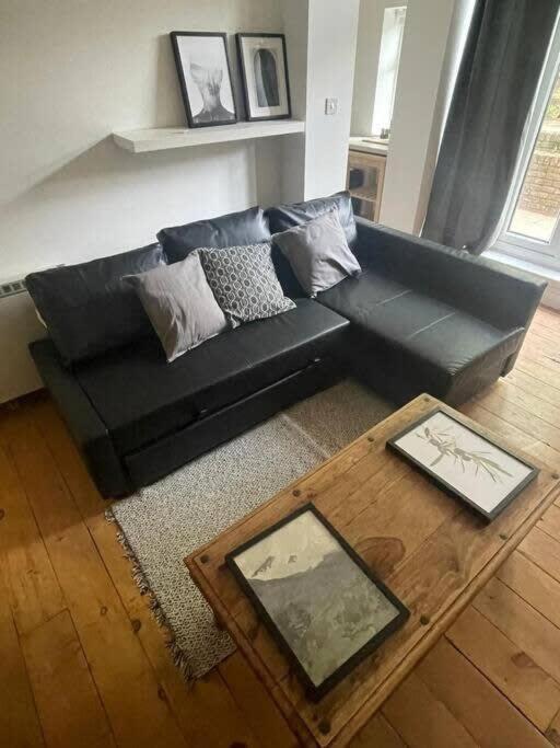 Apartment Charming West Your Urban Oasis
