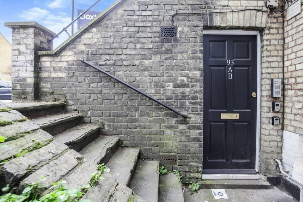 Charming West Your Urban Oasis Apartment