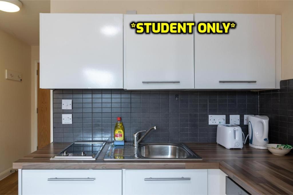 Student Only Zeni Vauxhall Apartment *