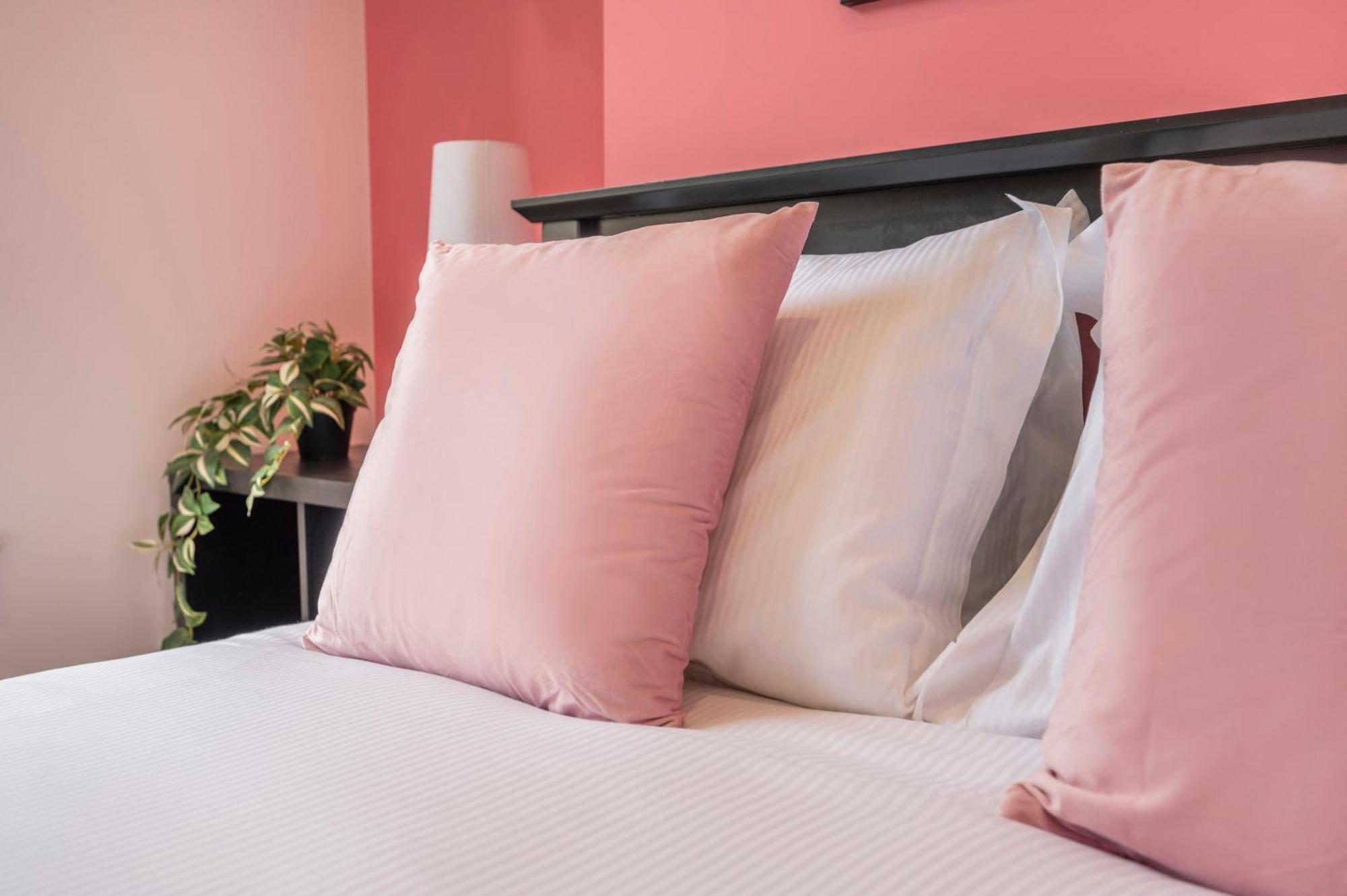 Apartment Dionysus' Den - Fitzrovia By Frankie Says London