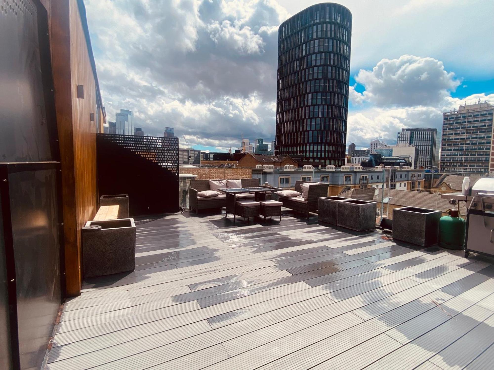 Shoreditch 3 Bed 2 Bath Large Terrace & Park View * Londen