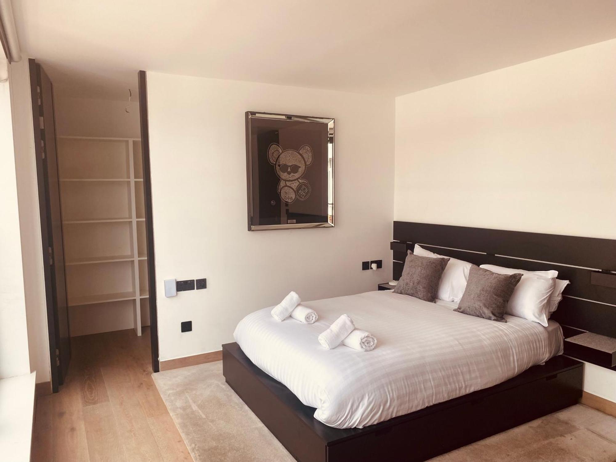 Shoreditch 3 Bed 2 Bath Large Terrace & Park View * Londen