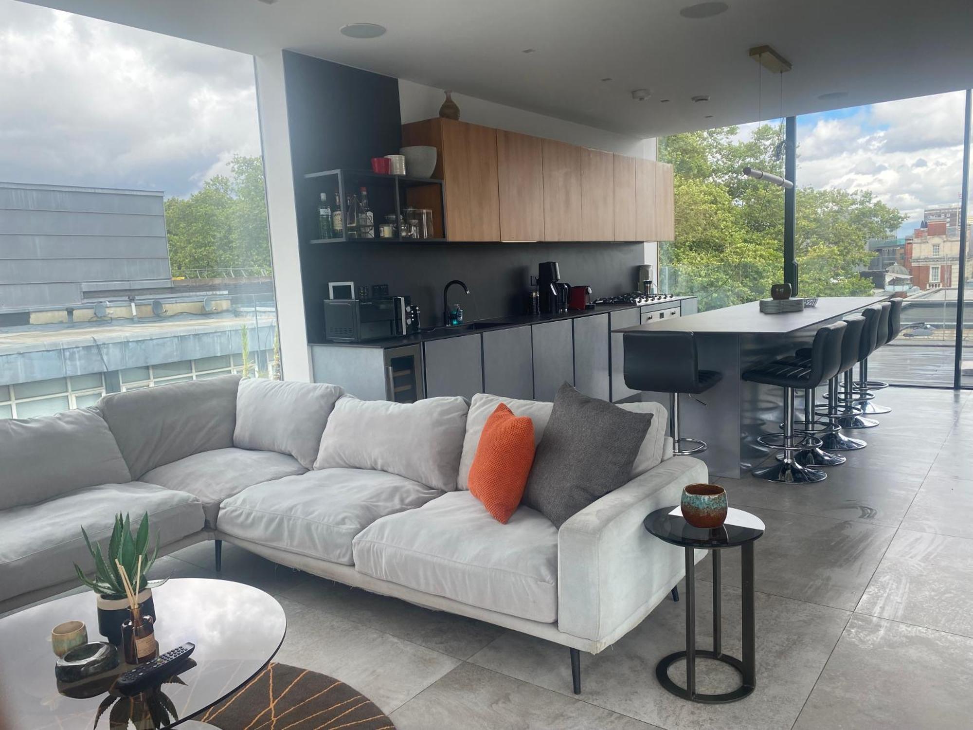 Shoreditch 3 Bed 2 Bath Large Terrace & Park View Londen