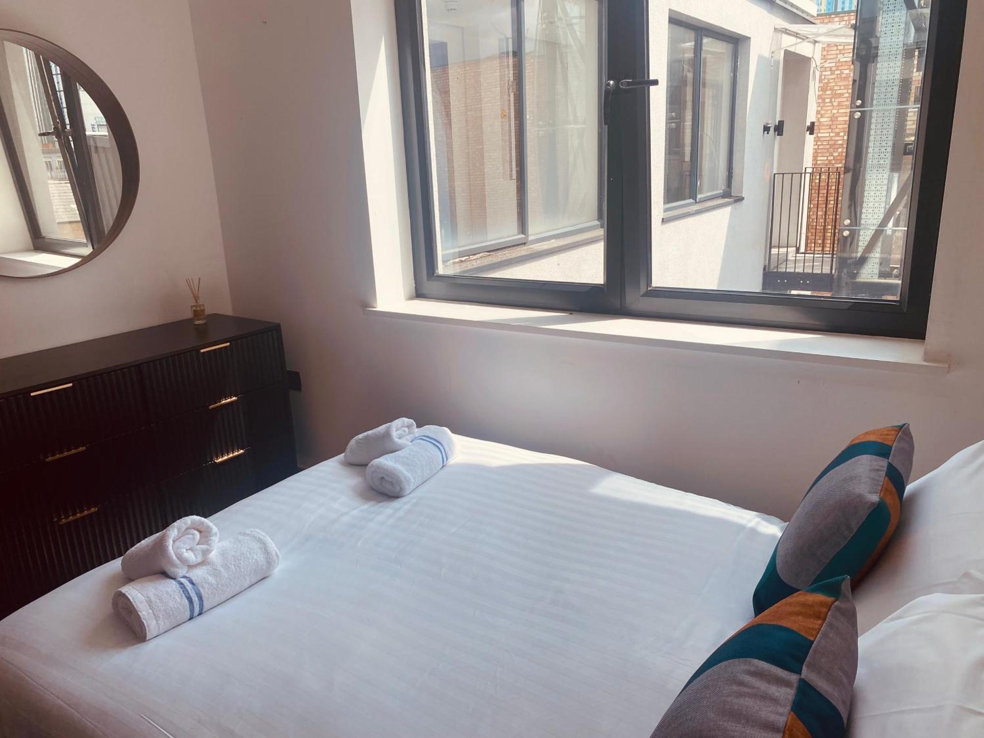Shoreditch 3 Bed 2 Bath Large Terrace & Park View Appartement *