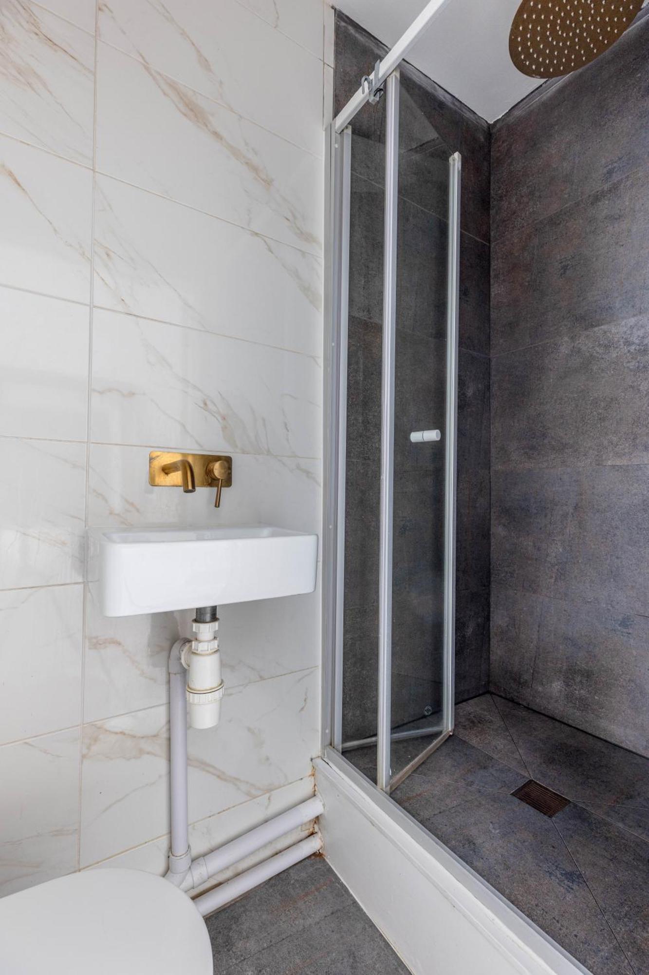 Hanbury Apartment London