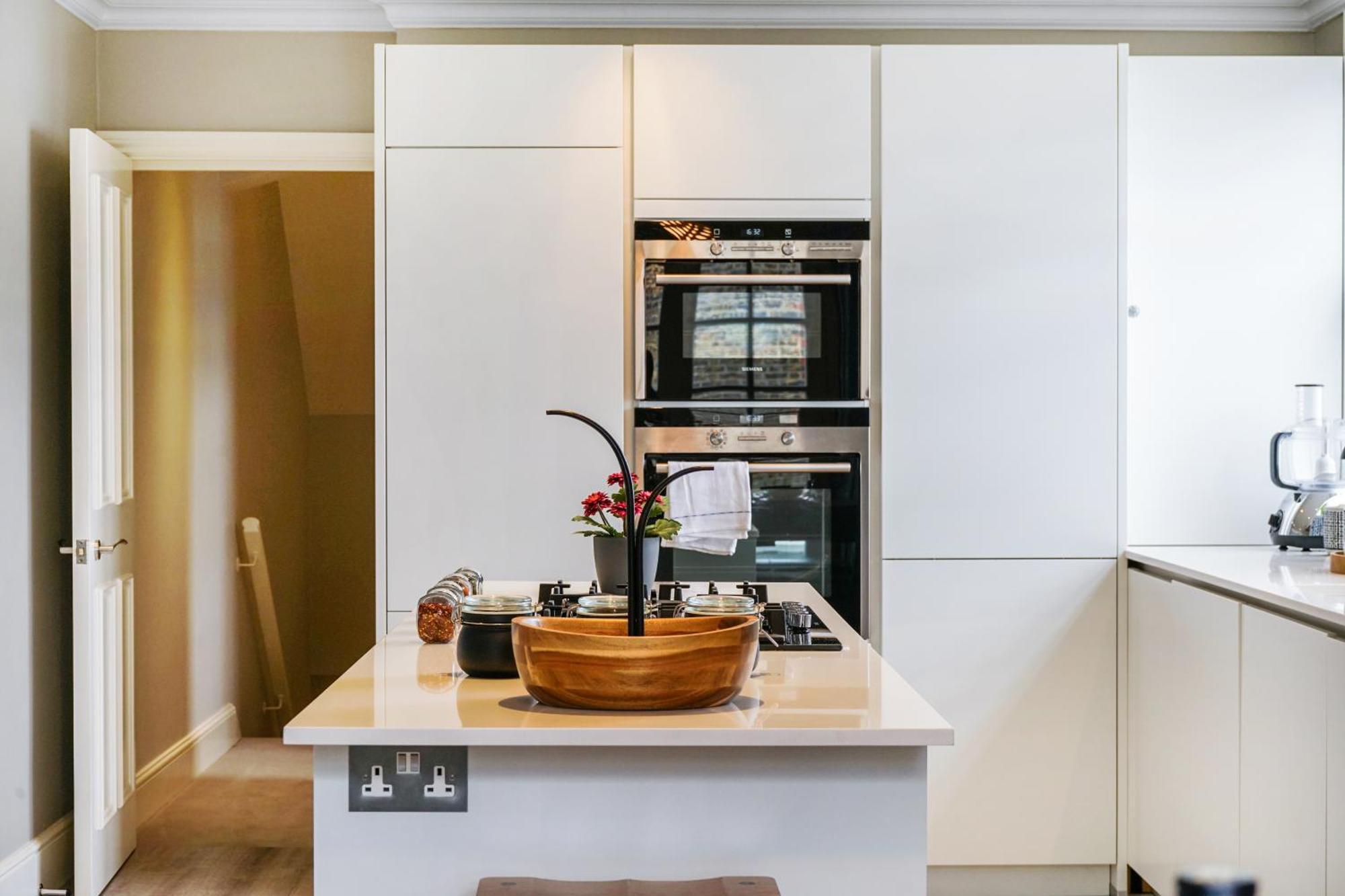 Stylish 2bed 2 Bath House With Balcony Сasa de vacaciones Londres