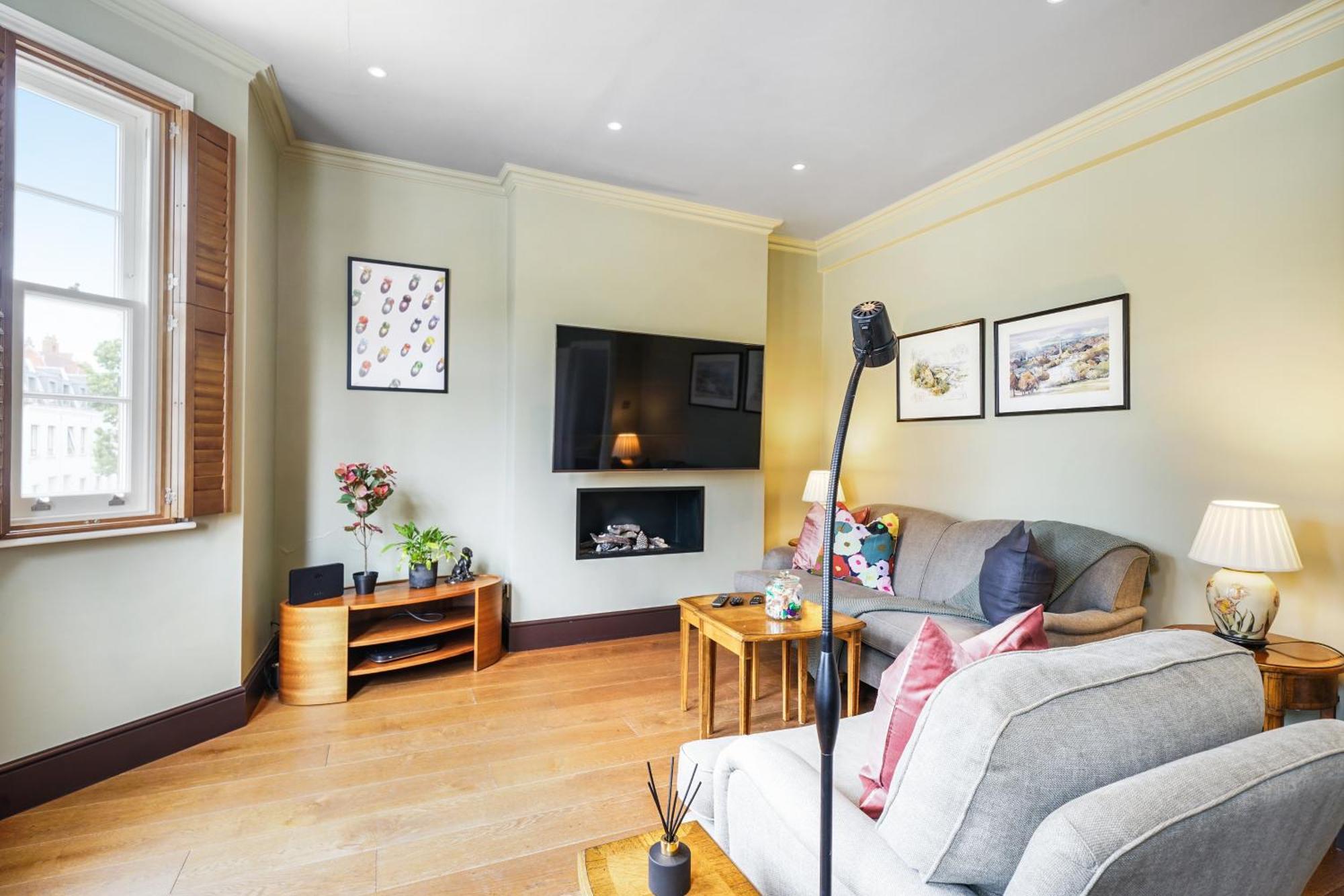 Stylish 2bed 2 Bath House With Balcony Сasa de vacaciones