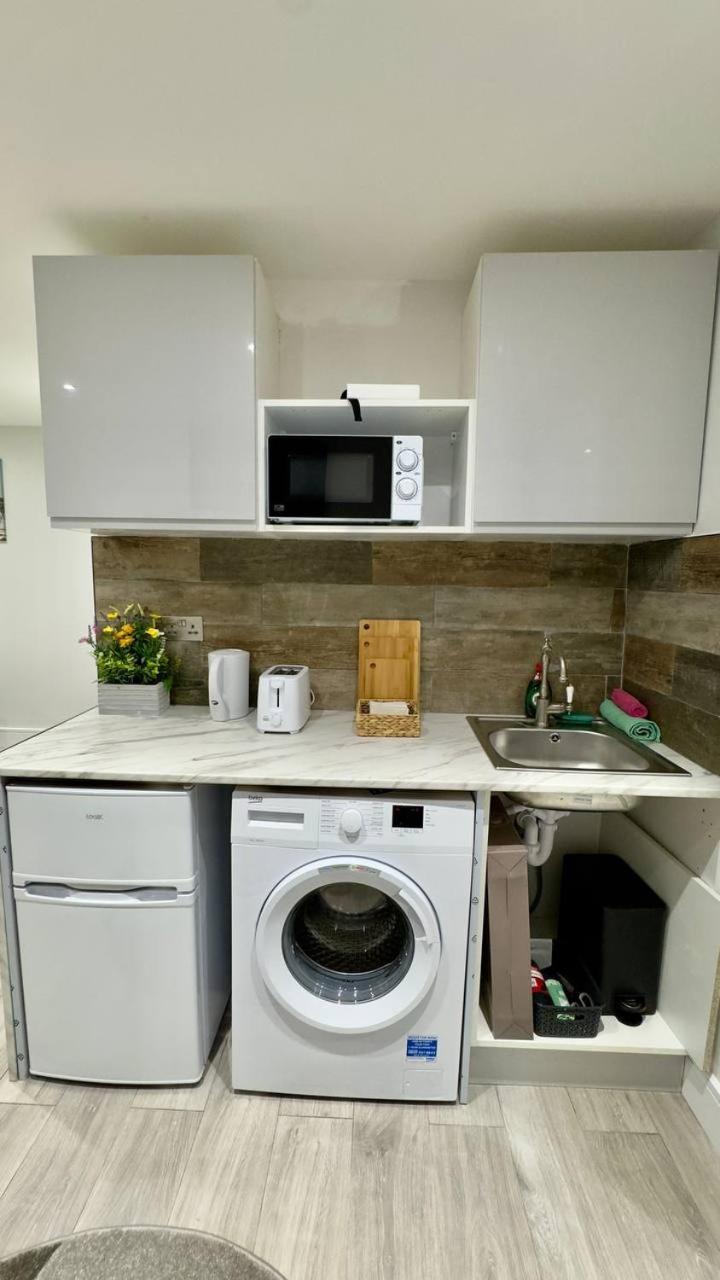 One Bedroom In Camden Apartment London