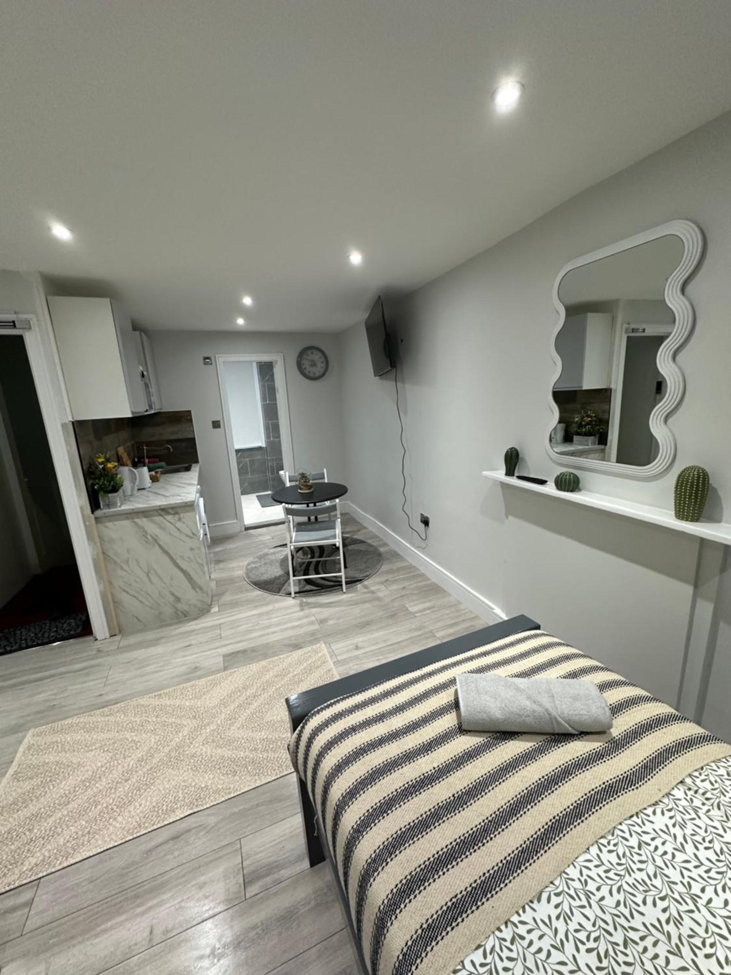 One Bedroom In Camden * London