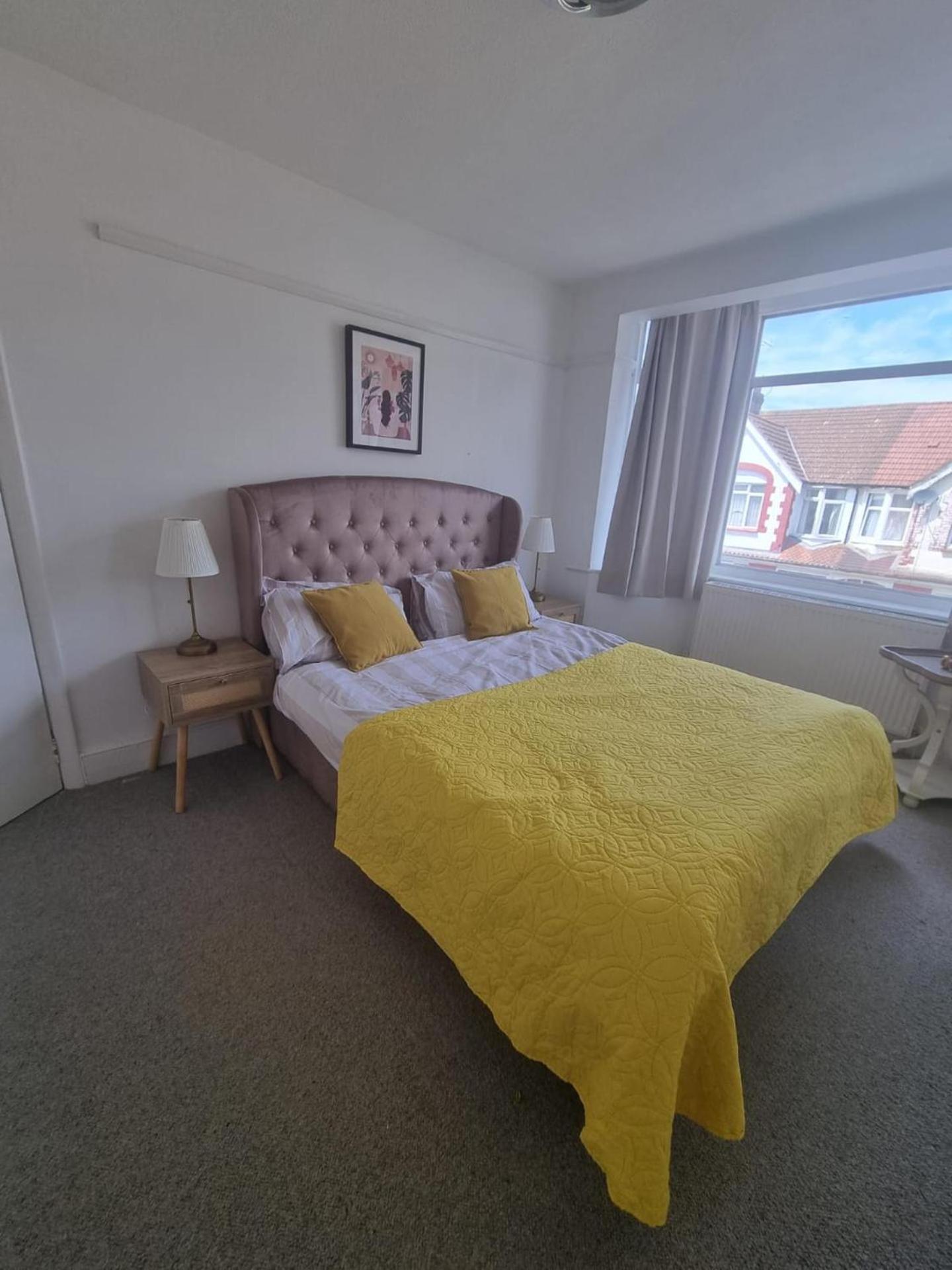 Large 4 Bed Terraced House Holiday home