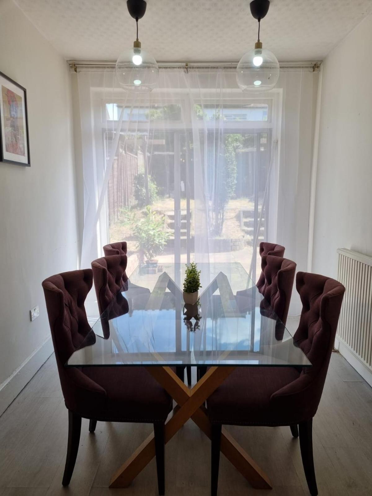 Large 4 Bed Terraced House Holiday home *