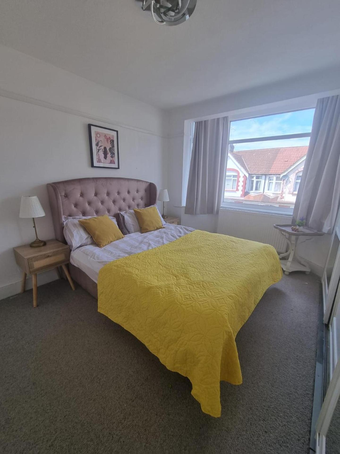 Large 4 Bed Terraced House Holiday home London