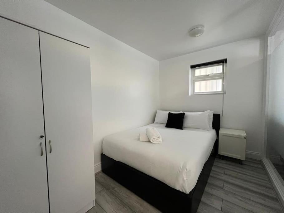 Holiday home Golders - Modern One Bed