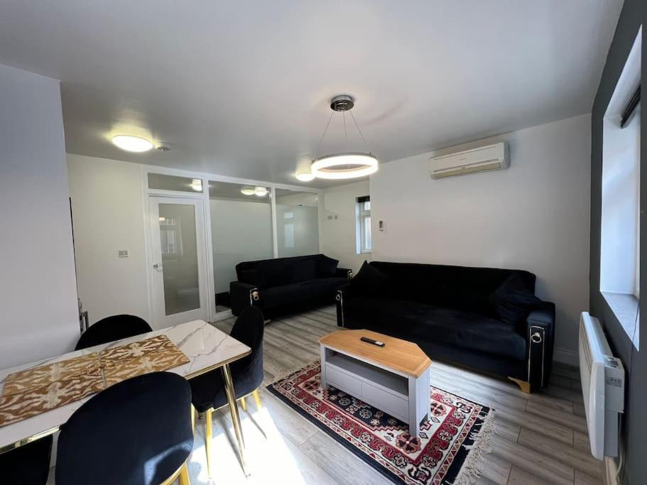 Golders - Modern One Bed Holiday home London