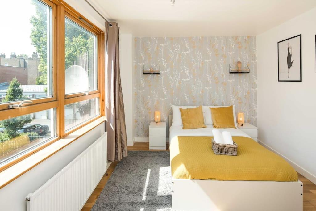 2bed Living Balcony Apartment *