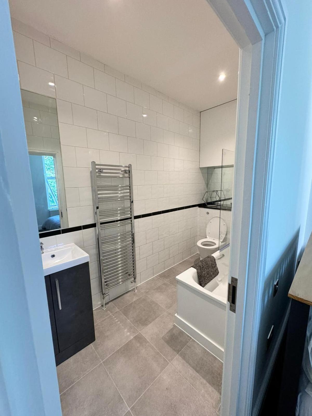 Hermon Hill Apartment *