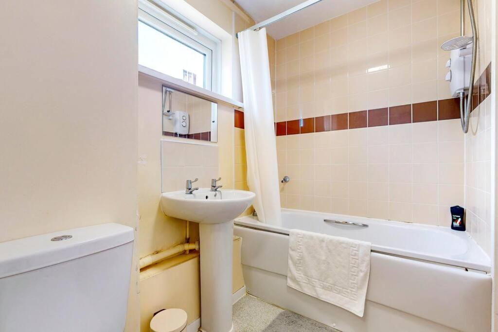 Vakantiehuis 1bed Maisonette With Free Parking In Crystal Palace *