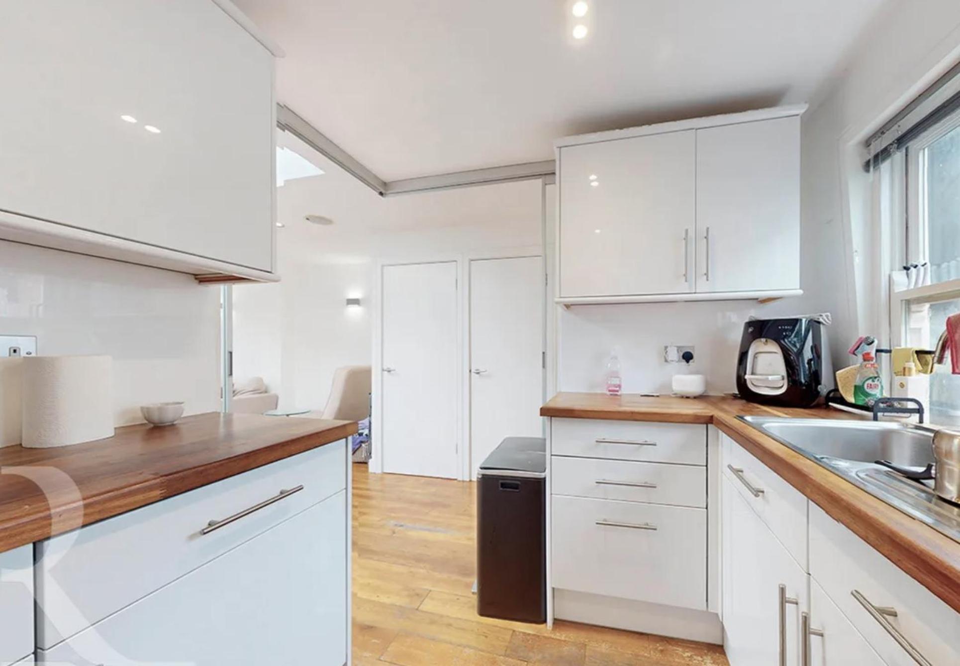 Luxury Corner - La Reserve Knightsbridge Apartment *