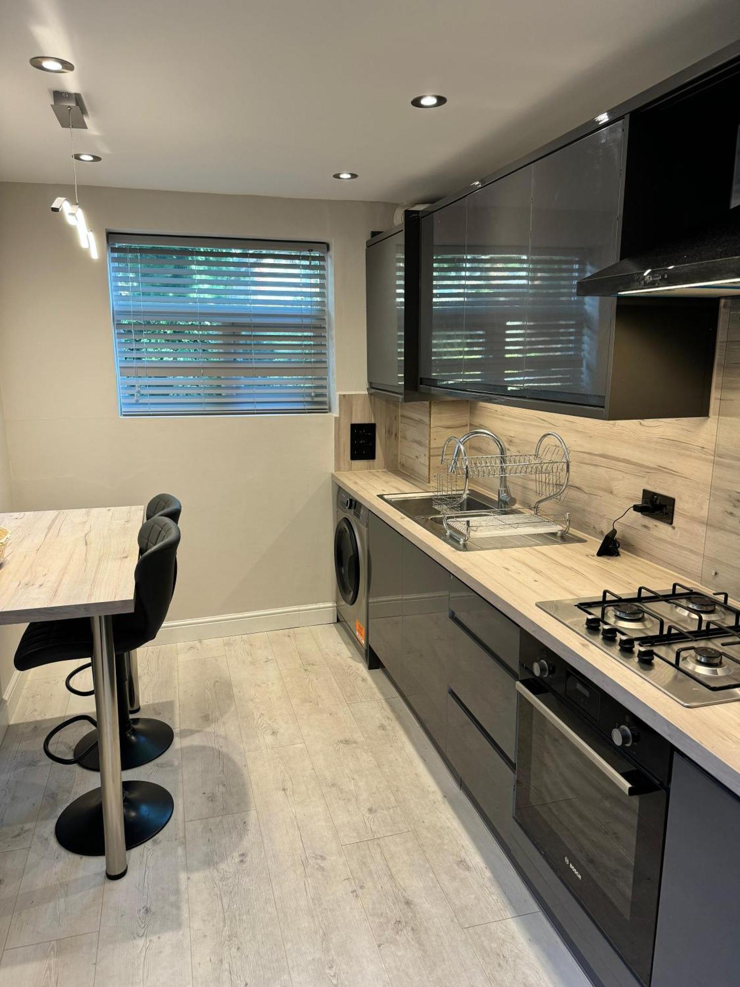 Accommodatie bij particulieren Double Bedroom In Private Home- Canning Town By Excel Londen