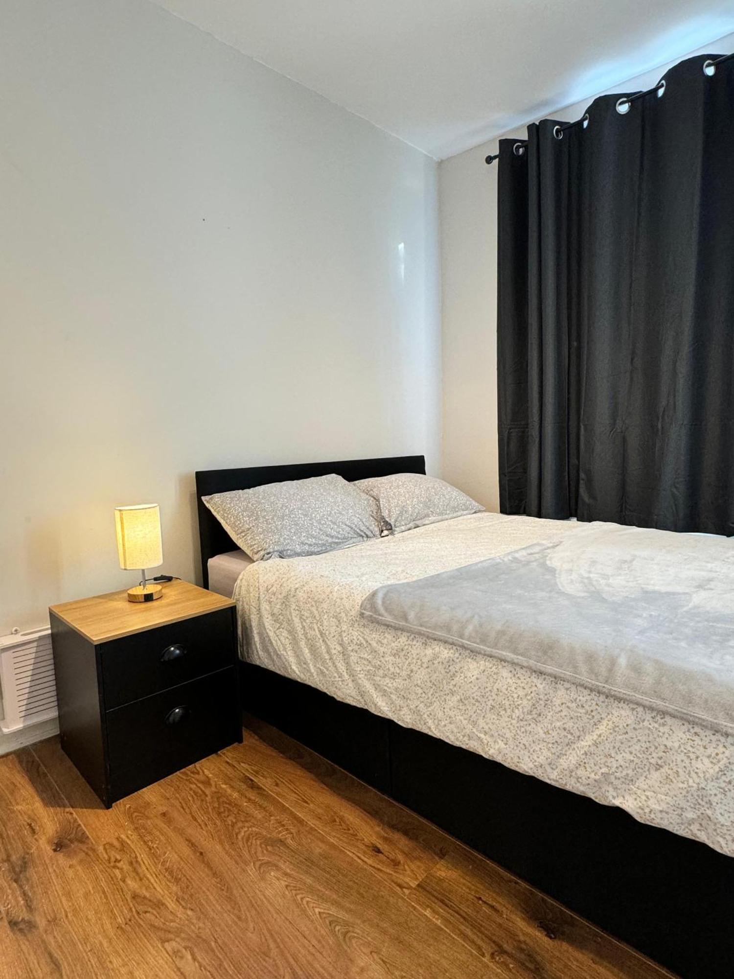 Double Bedroom In Private Home- Canning Town By Excel Accommodatie bij particulieren