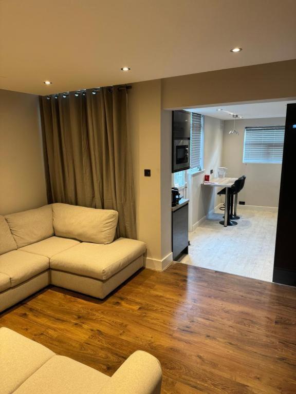 Accommodatie bij particulieren Double Bedroom In Private Home- Canning Town By Excel