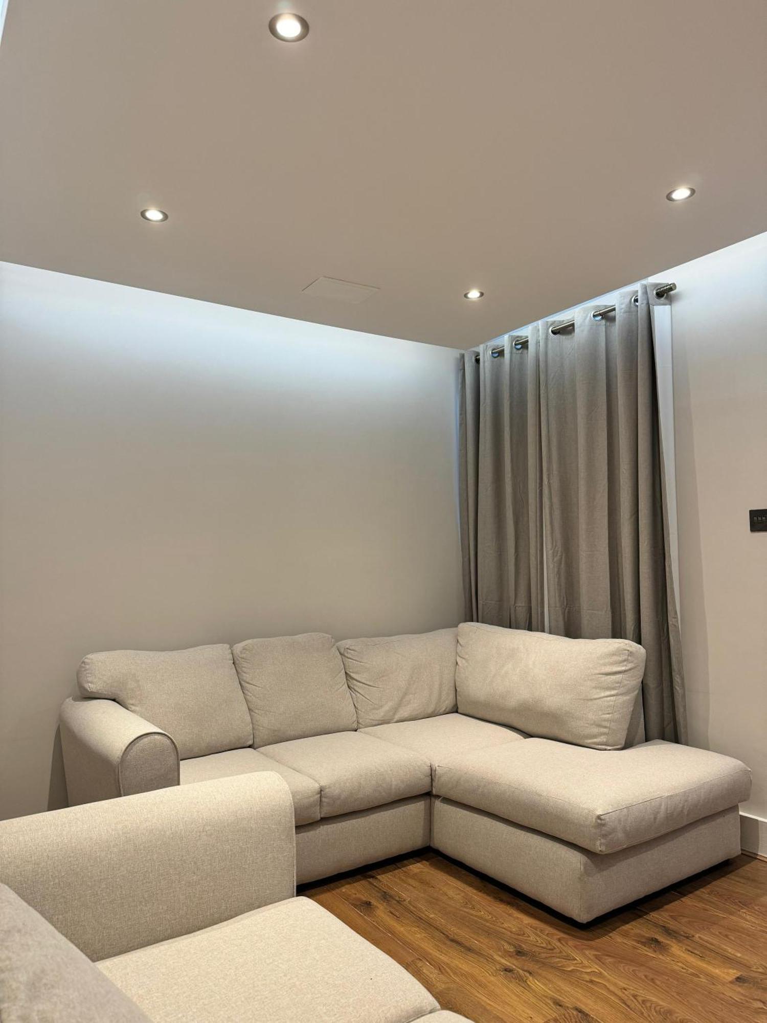 Double Bedroom In Private Home- Canning Town By Excel Accommodatie bij particulieren *