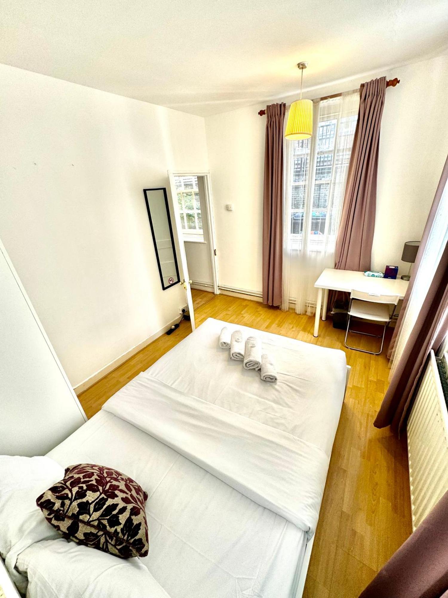 Comfy Private Bedrooms In Heart Of * London