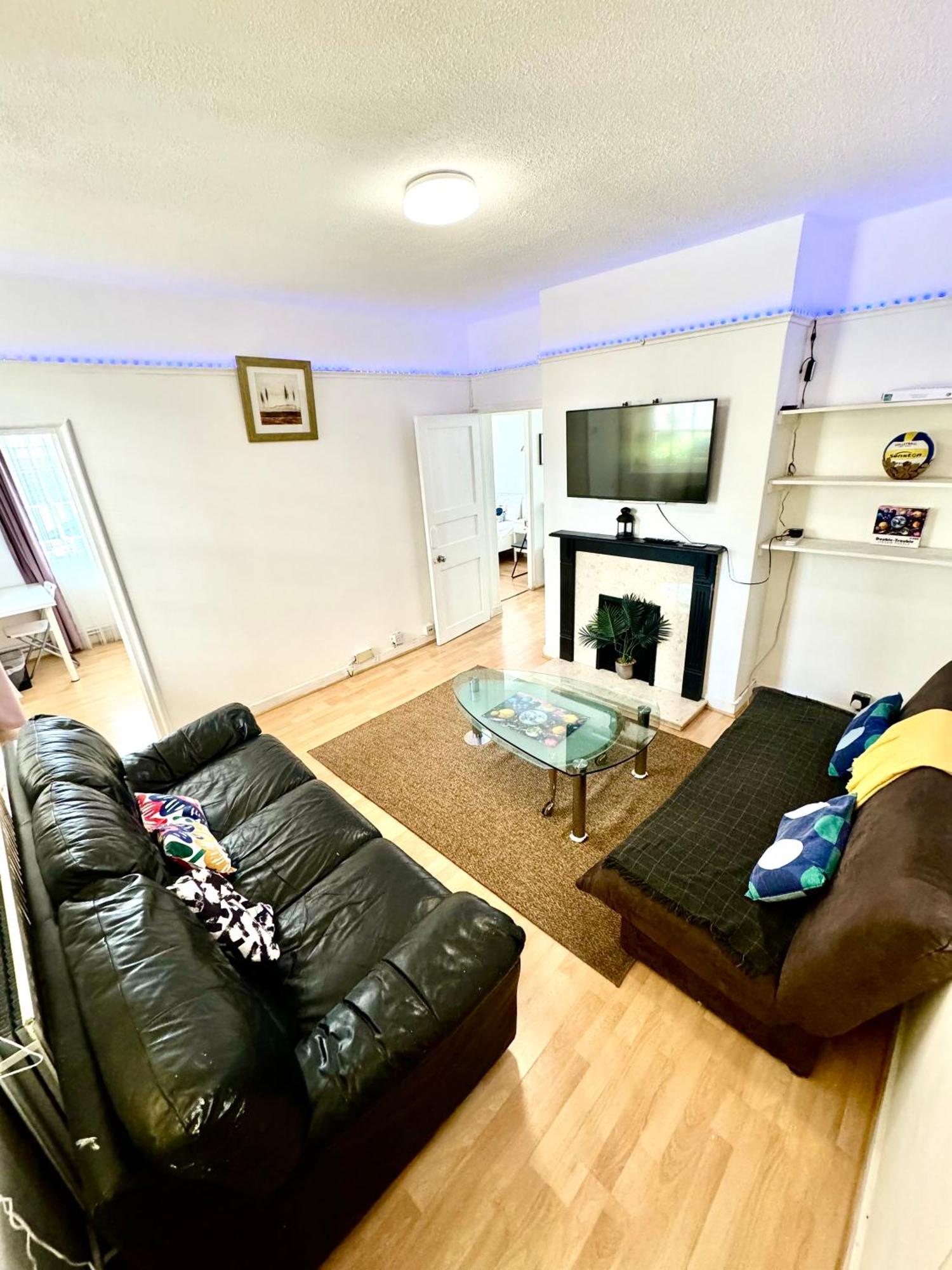 Guest house Comfy Private Bedrooms In Heart Of