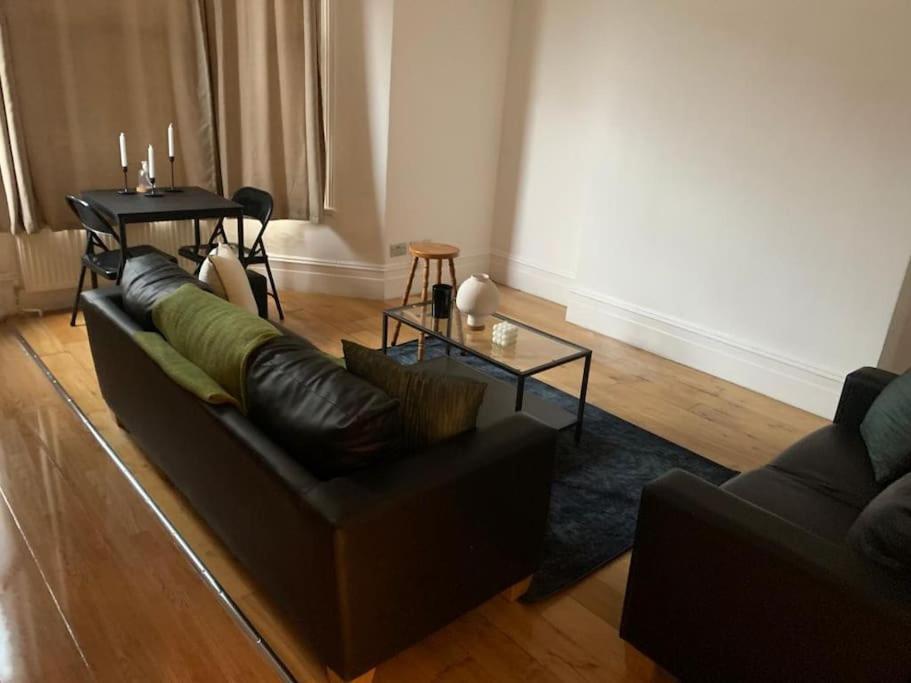 Lovely 3 Bed Flat In Maida Vale Appartement Londen