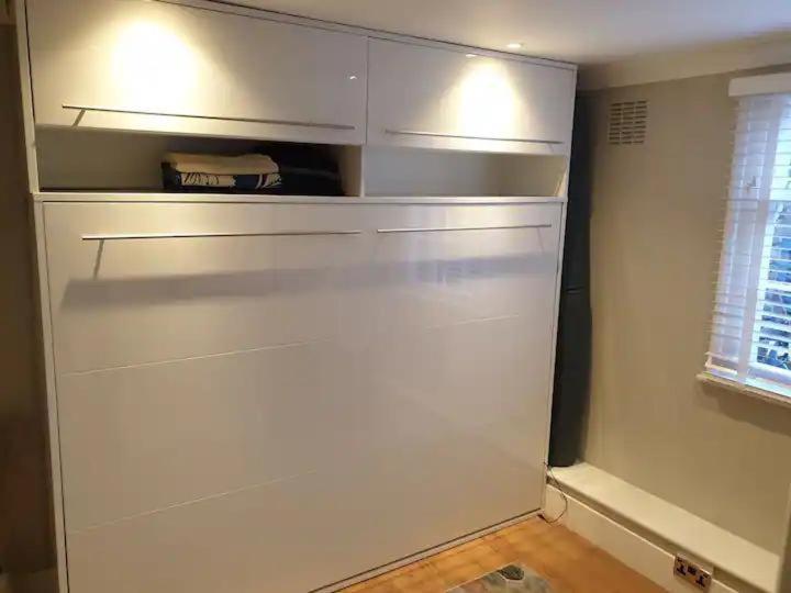 Charming 2 Bed Kennington Oval Apartment London