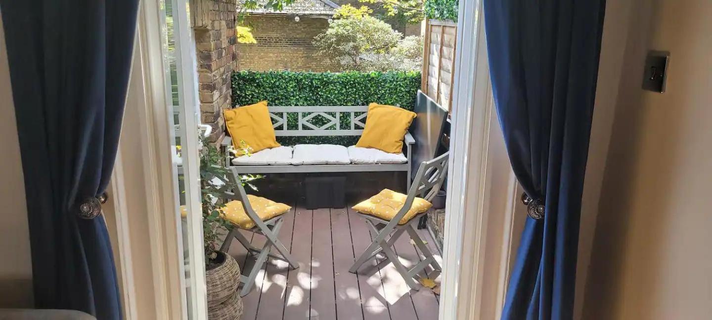 Charming 2 Bed Kennington Oval London