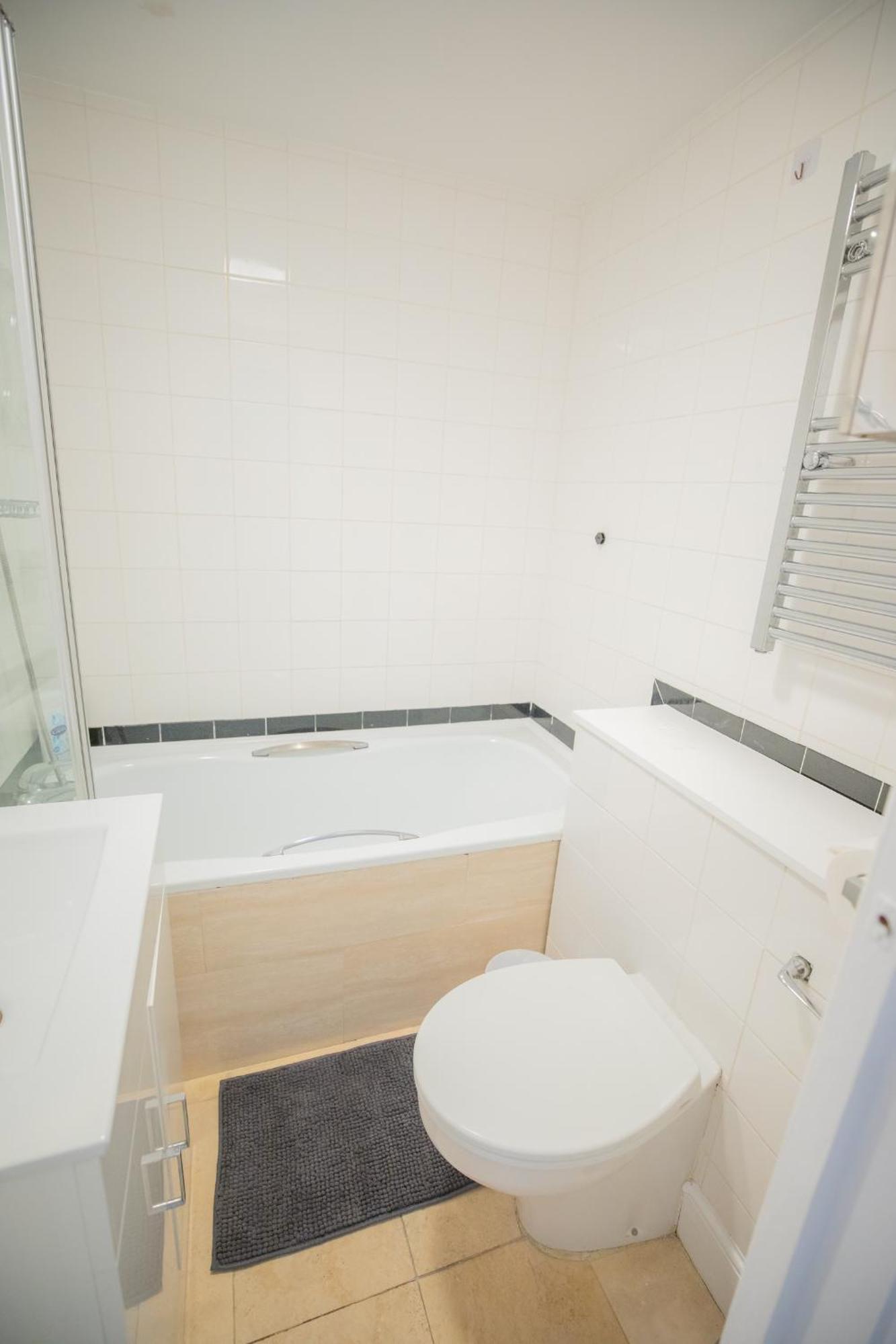 X-one Bedroom At Chelsea Cloister Apartment *