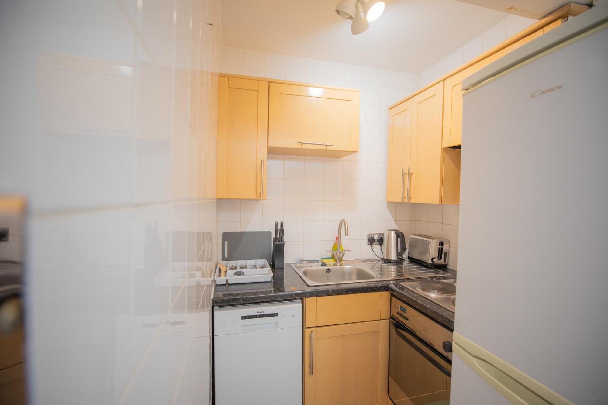 Apartment X-one Bedroom At Chelsea Cloister *