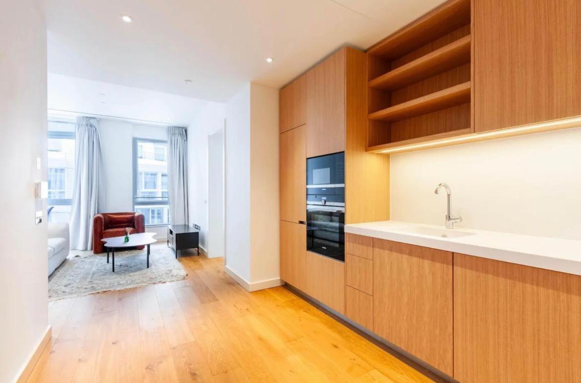 Apartment Spacious 2 Bed 2 Bath Battersea Powerstation London