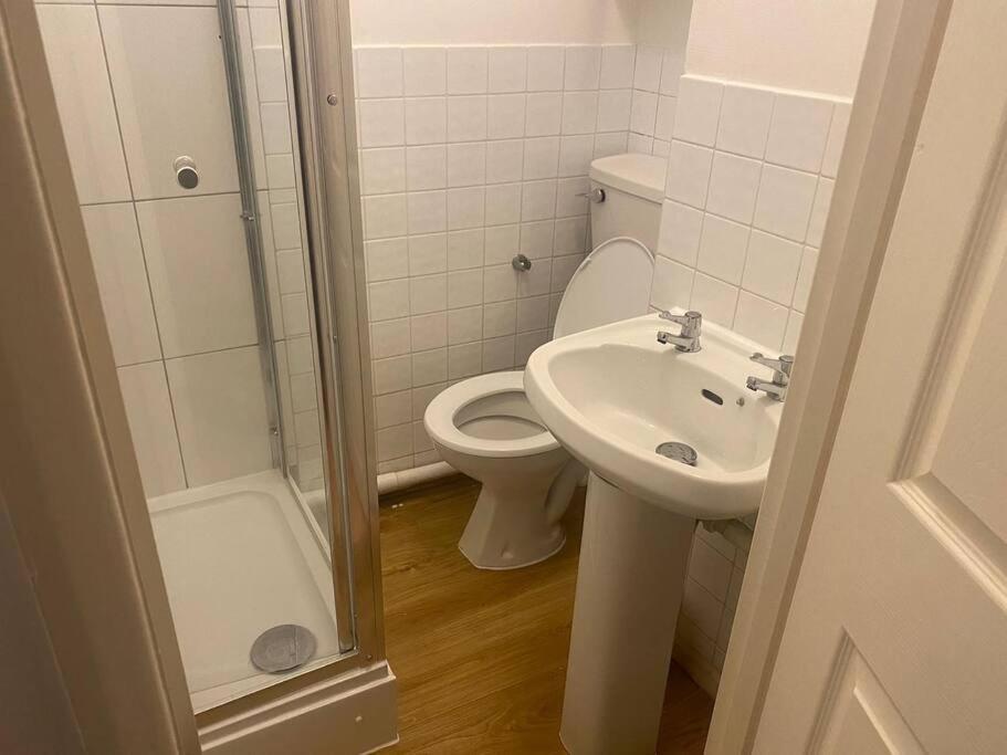✰free Private Parking✰80s Retro 1bedroom Serviced Canary Wharf Perfect For Families Business & Leisure Guests * London