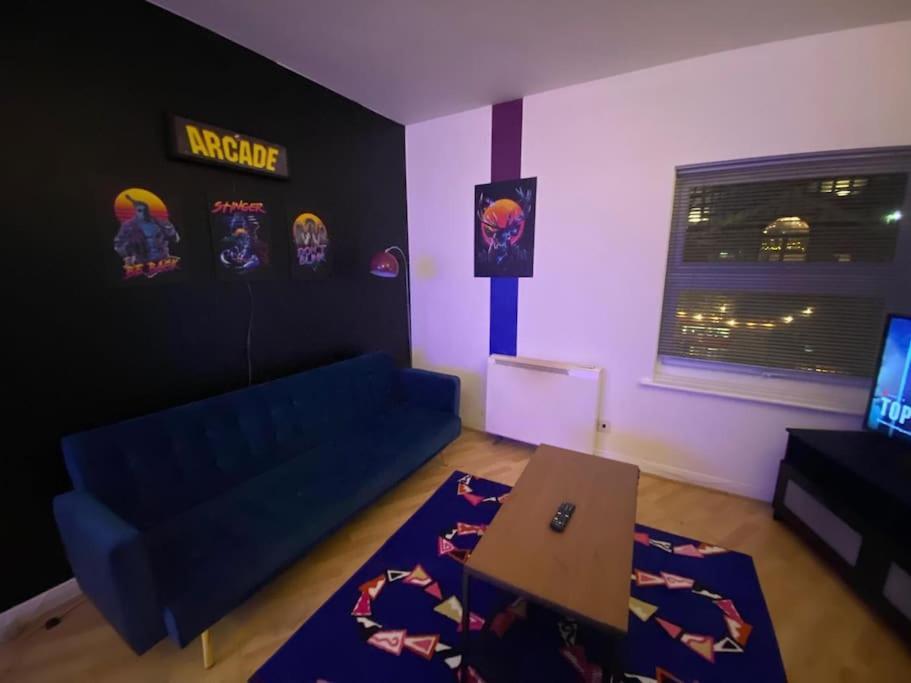 ✰free Private Parking✰80s Retro 1bedroom Serviced Canary Wharf Perfect For Families Business & Leisure Guests Apartment *