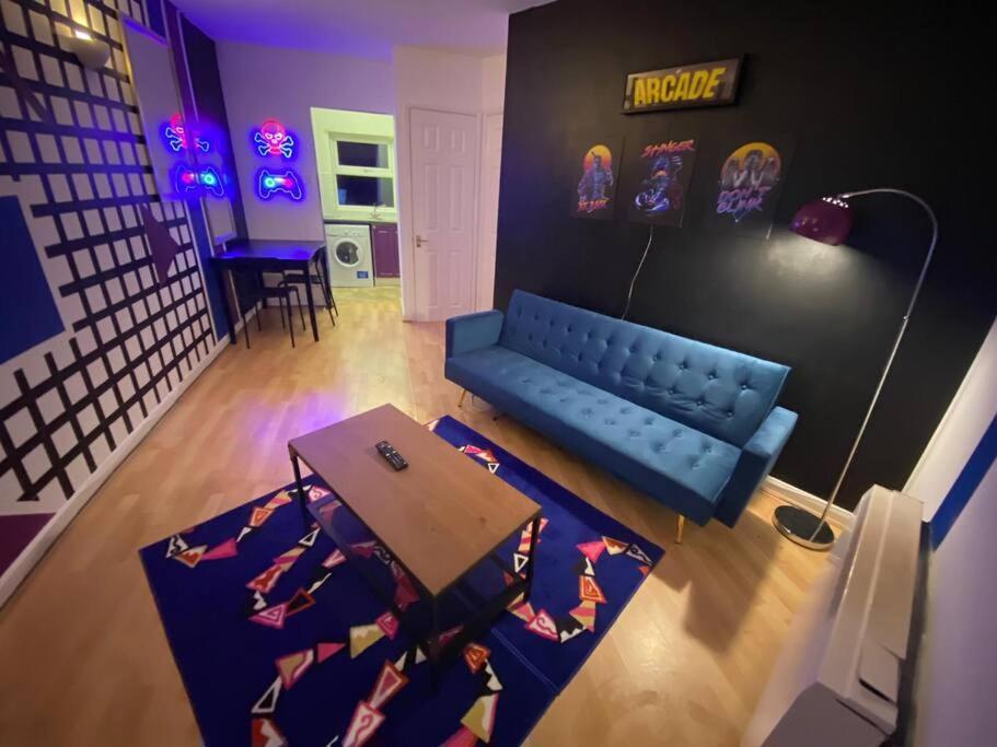 ✰free Private Parking✰80s Retro 1bedroom Serviced Canary Wharf Perfect For Families Business & Leisure Guests